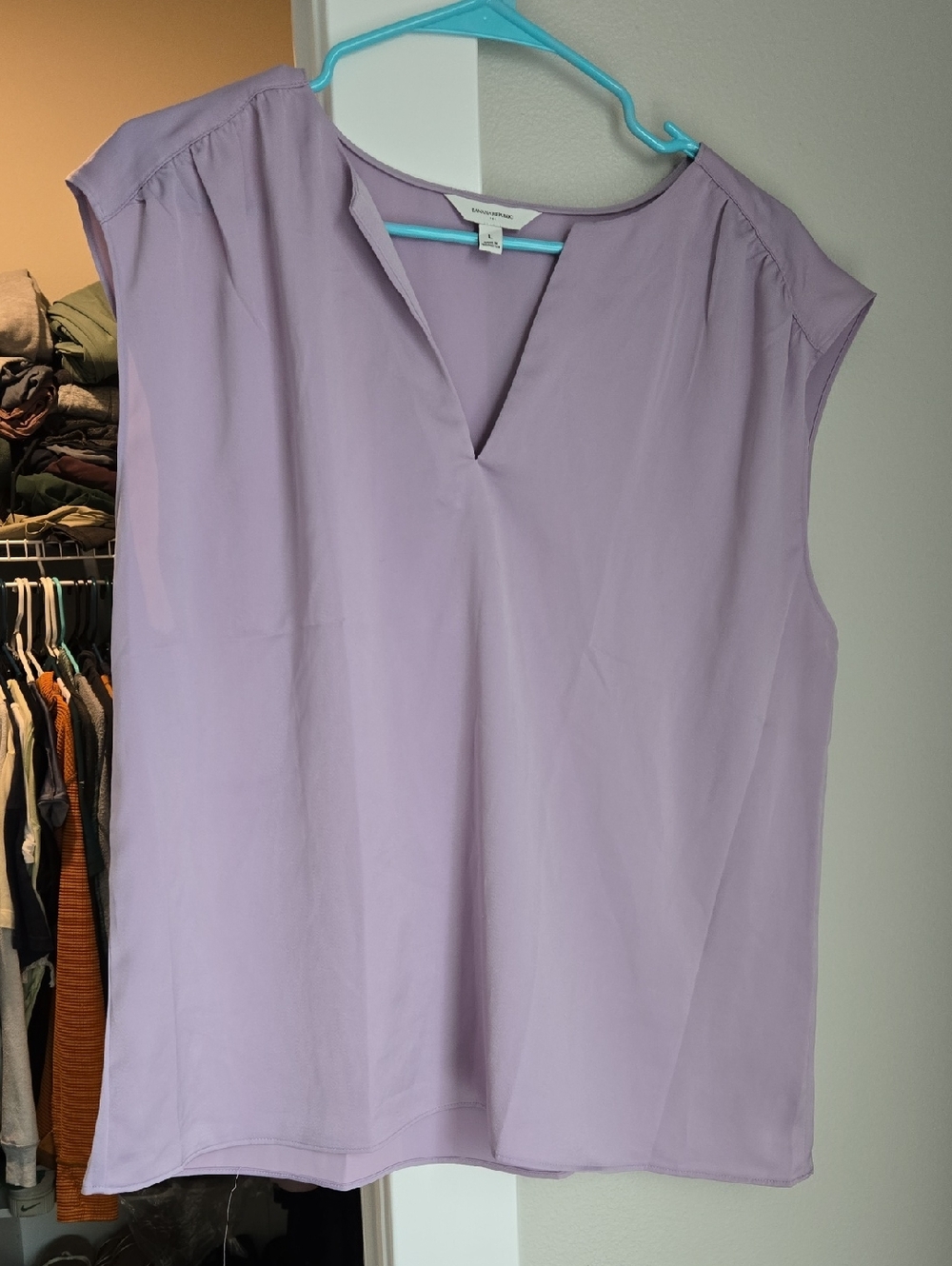 Banana Republic Lavender Split V-Neck Cap Sleeve Blouse